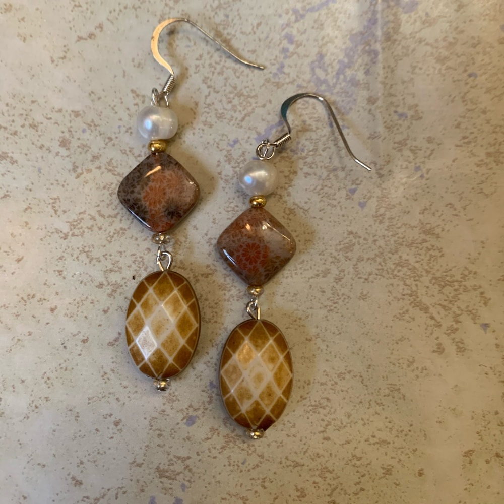 Neutral ✨ dangle earrings ✨